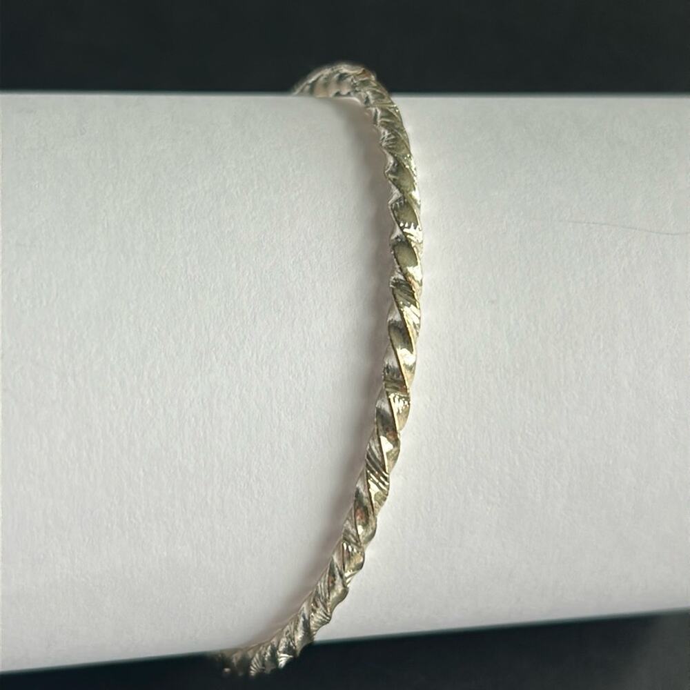Women’s vintage dainty silver twisted bangle bracelet one size measurement shown